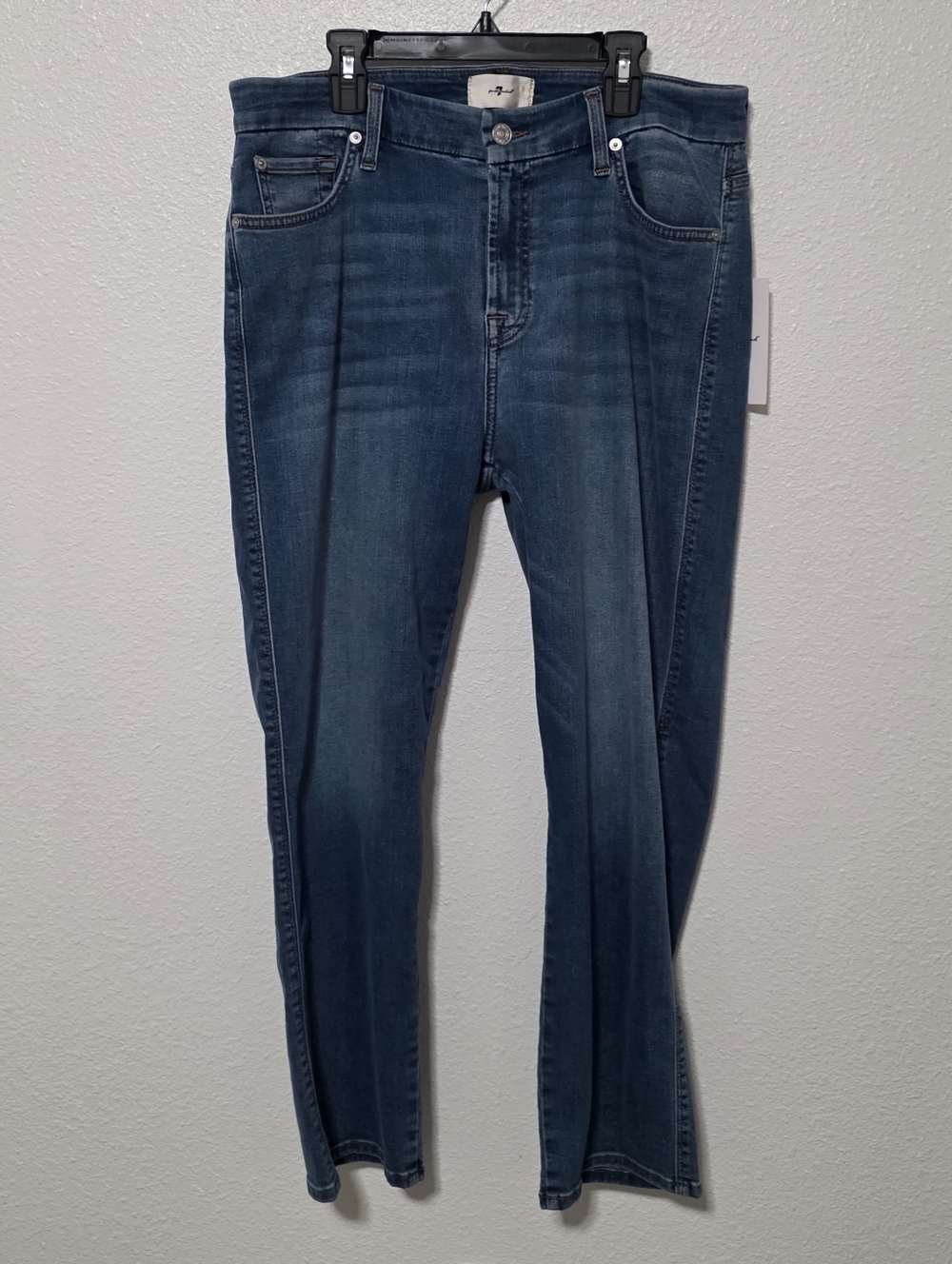 NWOT 7 For All Mankind Kimmie Straight CROP JEANS. Size 32